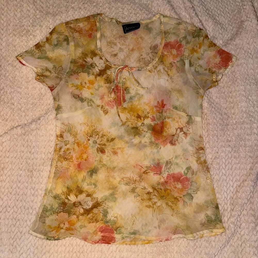 Cream Fitted Short Sleeve Blouse